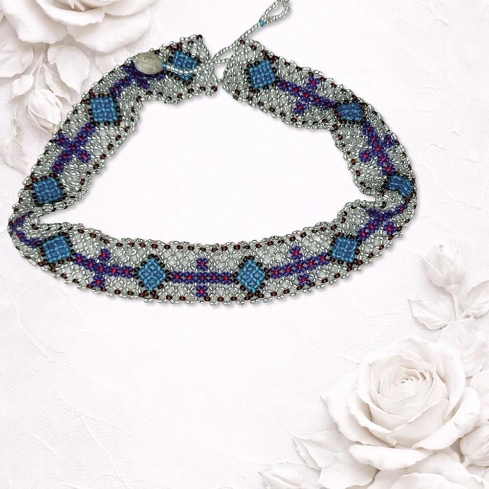 6627. Silver Seed Bead Glass Choker